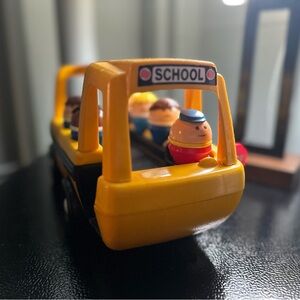 Little Tikes Vintage School Bus with 6 Tots